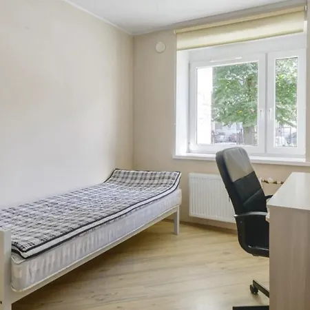 Lägenhet 4br In City Centre With Free Parking