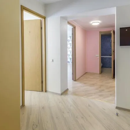 4br In City Centre With Free Parking * Tallin