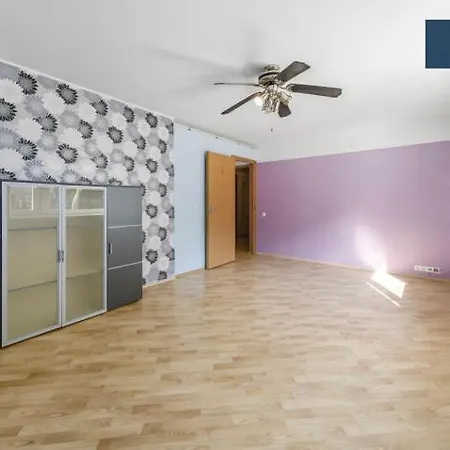 Lägenhet 4br In City Centre With Free Parking