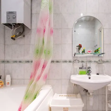 4br In City Centre With Free Parking Апартаменты