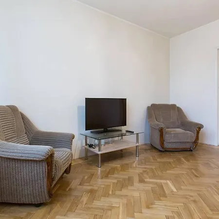 4br In City Centre With Free Parking Lägenhet